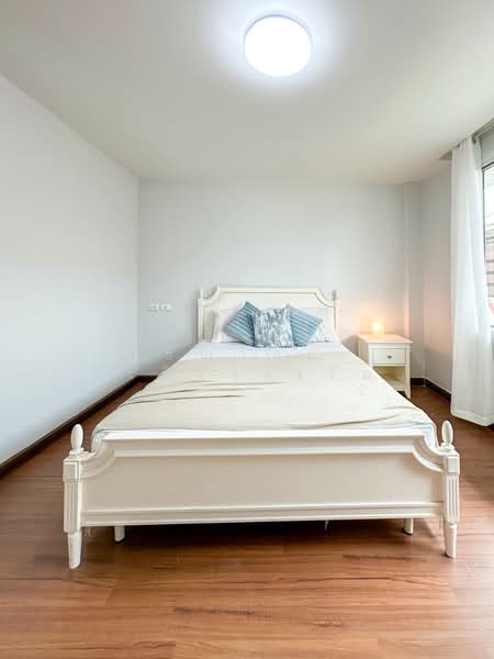 Thanapat Haus Sathorn - Narathiwas, Bangkok, Soi Chuen Chitrung, Nontri Road, Chong Nonsi, Yan Nawa, Bangkok, 3 Bedrooms, 200 sqm, Townhouse For Sale, by ธัญวัลย์ มานะกิจรุ่งเรือง, 500150650 - DDproperty.com