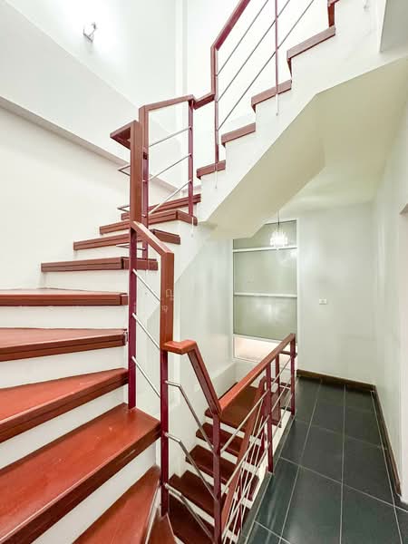 Thanapat Haus Sathorn - Narathiwas, Bangkok, Soi Chuen Chitrung, Nontri Road, Chong Nonsi, Yan Nawa, Bangkok, 3 Bedrooms, 200 sqm, Townhouse For Sale, by ธัญวัลย์ มานะกิจรุ่งเรือง, 500150650 - DDproperty.com