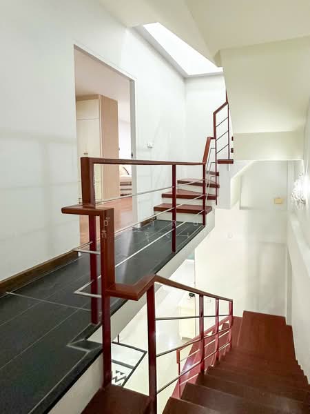 Thanapat Haus Sathorn - Narathiwas : ธนาพัฒน์ เฮ้าส์ สาทร - นราธิวาสฯ, กรุงเทพ, ซอยชื่นจิตร ถนนนนทรี, ช่องนนทรี, ยานนาวา, กรุงเทพ, 200 ตร.ม., ทาวน์เฮ้าส์ ขาย, โดย ธัญวัลย์ มานะกิจรุ่งเรือง, 500150650 - DDproperty.com