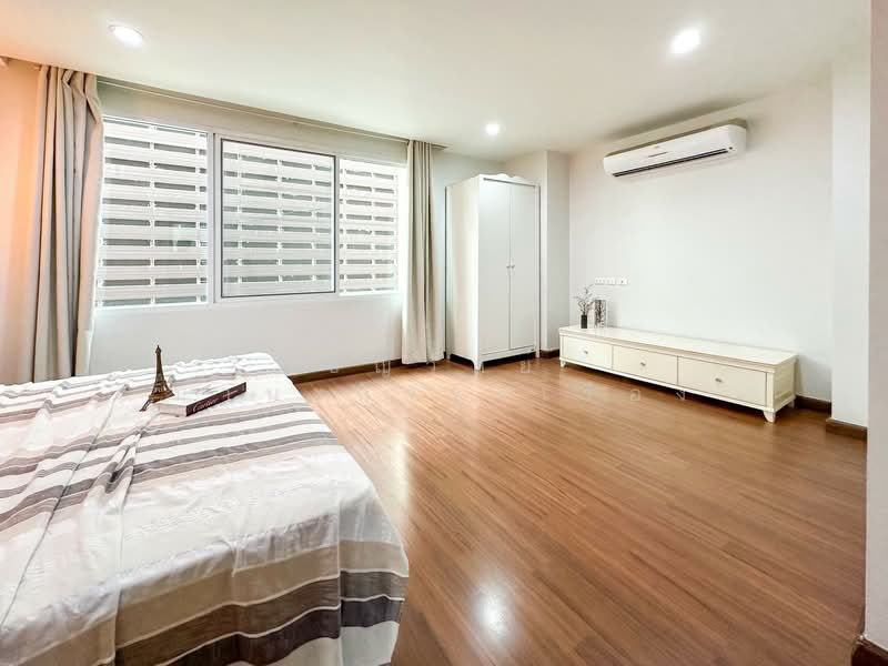 Thanapat Haus Sathorn - Narathiwas, Bangkok, Soi Chuen Chitrung, Nontri Road, Chong Nonsi, Yan Nawa, Bangkok, 3 Bedrooms, 200 sqm, Townhouse For Sale, by ธัญวัลย์ มานะกิจรุ่งเรือง, 500150650 - DDproperty.com