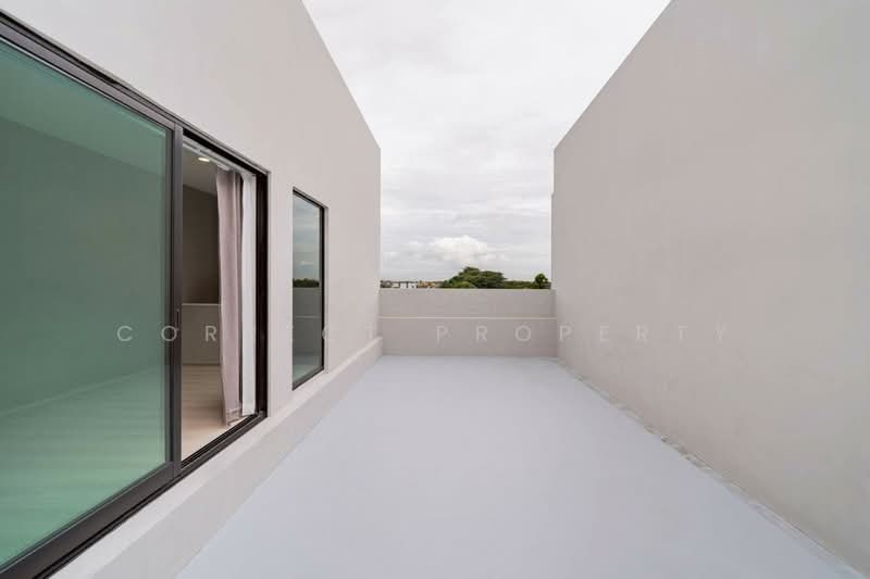 Nirvana Define Srinakarin-Rama 9, Bangkok, Srinakarin - Rom Klao Road, Saphan Sung, Saphan Sung, Bangkok, 3 Bedrooms, 203 sqm, Townhouse For Rent, by Correct Property, 500150677 - DDproperty.com