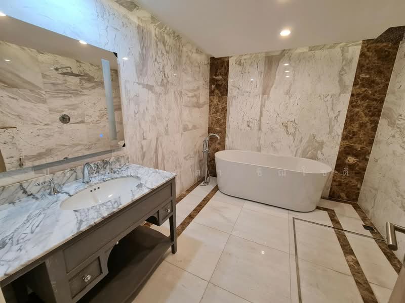 H Sukhumvit 43, Bangkok, 28 Sukhumvit 34 Road, Khlong Tan Nua, Watthana, Bangkok, 4 Bedrooms, 238 sqm, Condo For Sale, by ปรินทร์ญาดา ชิณโชติ, 500150782 - DDproperty.com