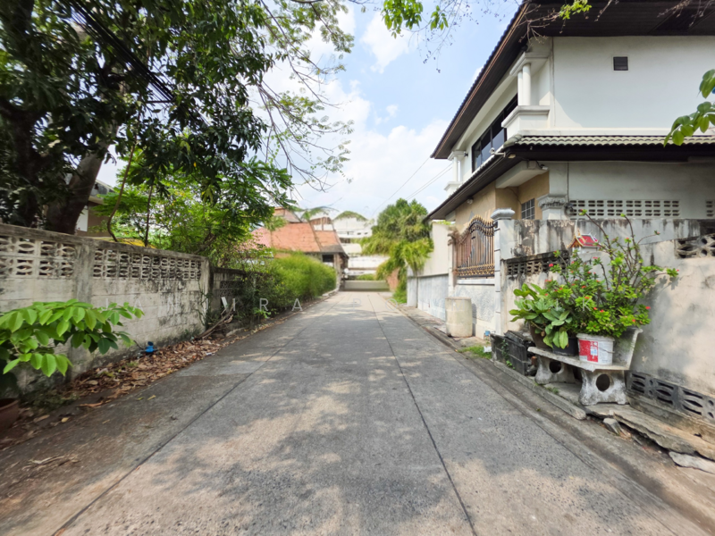 บ้านเดี่ยว ซอยลาดพร้าว 110, กรุงเทพ, ลาดพร้าว, พลับพลา, วังทองหลาง, กรุงเทพ, 180 ตร.ม., บ้านเดี่ยว ขาย, โดย Janjira Polmusik, 500150822 - DDproperty.com