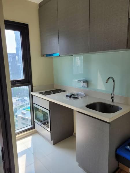 Rhythm Sukhumvit 36-38, Bangkok, 55 Soi Sukhumvit 36, Sukhumvit Road, Phra Kanong, Khlong Toei, Bangkok, 1 Bedroom, 34 sqm, Condo For Rent, by Yanisa Nakklai, 500150872 - DDproperty.com