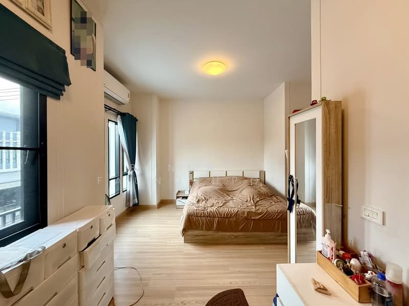 The Ricco Town Wongwaen-Hathairat, Bangkok, Thairaman Road, Sam Wa Tawan Tok, Khlong Sam Wa, Bangkok, 4 Bedrooms, 138 sqm, Townhouse For Sale, by Bunnavit Faungfupong, 500150929 - DDproperty.com