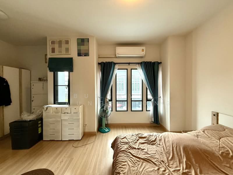 The Ricco Town Wongwaen-Hathairat, Bangkok, Thairaman Road, Sam Wa Tawan Tok, Khlong Sam Wa, Bangkok, 4 Bedrooms, 138 sqm, Townhouse For Sale, by Bunnavit Faungfupong, 500150929 - DDproperty.com