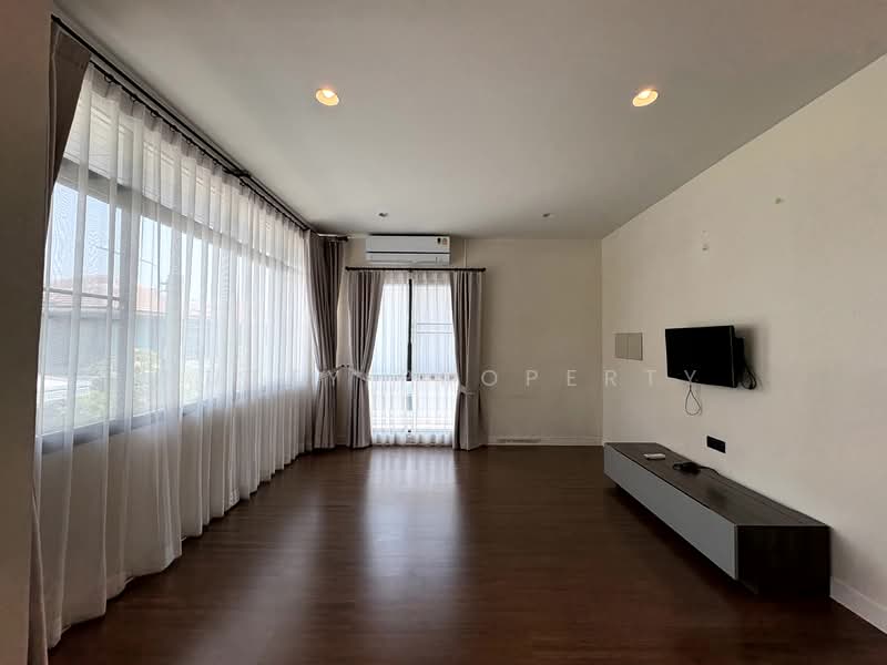 Setthasiri Krungthep Kreetha, Bangkok, Krungthep Kreetha Road, Hua Mak, Bang Kapi, Bangkok, 4 Bedrooms, 200 sqm, Single Detached House For Sale, by Nutty Property, 500150944 - DDproperty.com