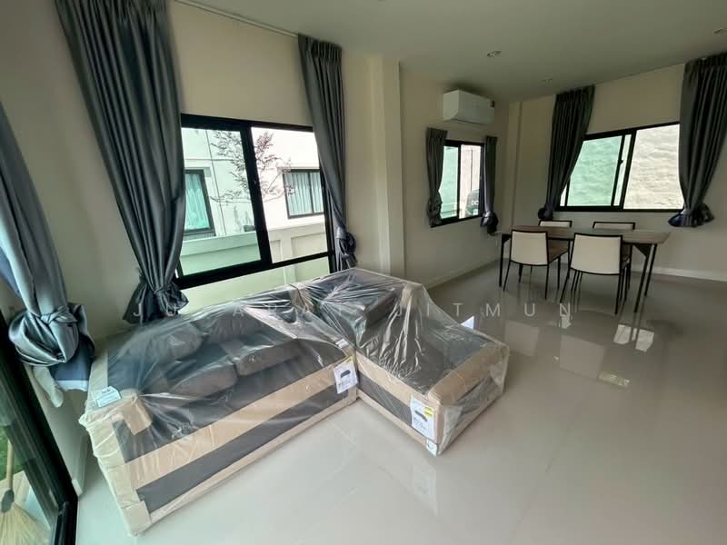CPN Ninn Wongwaen - Lam Luk Ka Klong 6, Pathum Thani, Soi Khlong Hok, Bung Kham Proi, Lam Luk Ka, Pathum Thani, 4 Bedrooms, 168 sqm, Single Detached House For Rent, by Jutarat Jitmun, 500150992 - DDproperty.com