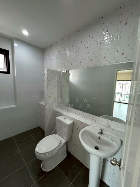 CPN Ninn Wongwaen - Lam Luk Ka Klong 6, Pathum Thani, Soi Khlong Hok, Bung Kham Proi, Lam Luk Ka, Pathum Thani, 4 Bedrooms, 168 sqm, Single Detached House For Rent, by Jutarat Jitmun, 500150992 - DDproperty.com