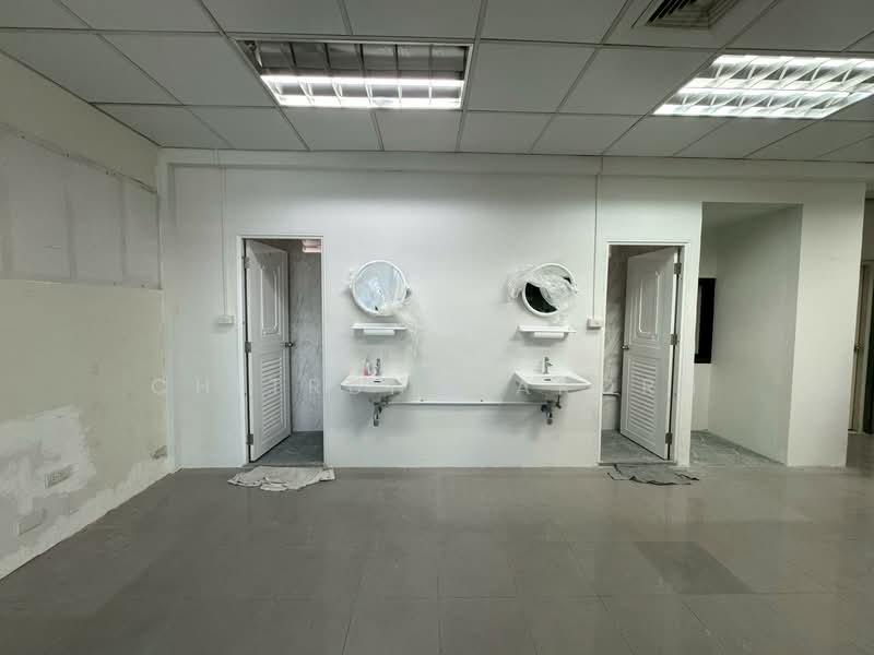 Commercial Building for Rent – Krung Kasem Rd., Bangkok, Pom Prap, Pom Prap Sattru Phai, Bangkok, , 1,000 sqm, Shophouse For Rent, by Pudis Chitrungsakorn, 500151097 - DDproperty.com