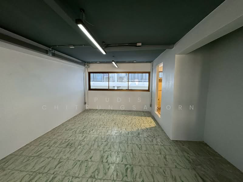 Commercial Building for Rent – Charoen Krung, Bangkok, Pom Prap, Pom Prap Sattru Phai, Bangkok, , 160 sqm, Shophouse For Rent, by Pudis Chitrungsakorn, 500151103 - DDproperty.com