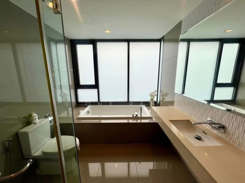 Rhythm Sukhumvit 42, Bangkok, Soi Sukhumvit 42, Sukhumvit Road, Phra Kanong, Khlong Toei, Bangkok, 2 Bedrooms, 78 sqm, Condo For Sale, by One Re., 500151105 - DDproperty.com