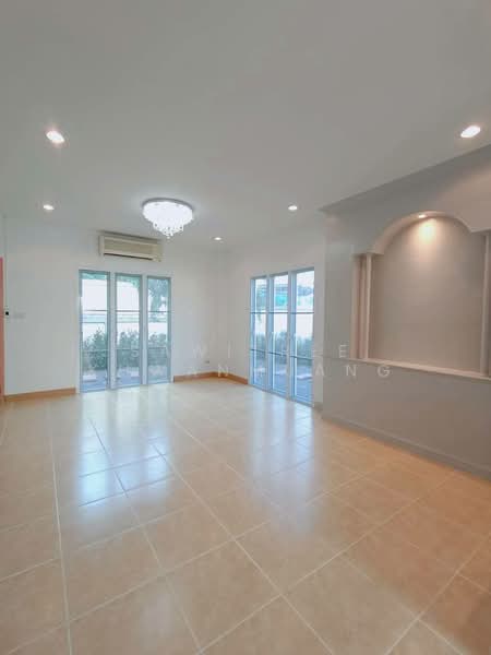 Flora Ville Park City Suwinthawong, Bangkok, Suwinthawong Road, Lam Phak Chi, Nong Chok, Bangkok, 5 Bedrooms, 170 sqm, Single Detached House For Sale, by Sawitree Khwanmuang, 500151120 - DDproperty.com