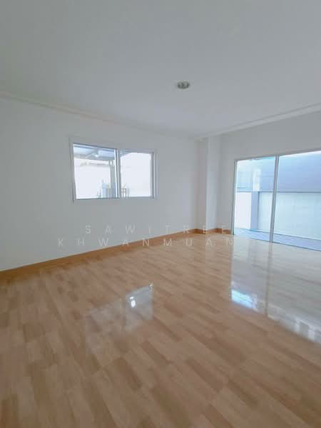 Flora Ville Park City Suwinthawong, Bangkok, Suwinthawong Road, Lam Phak Chi, Nong Chok, Bangkok, 5 Bedrooms, 170 sqm, Single Detached House For Sale, by Sawitree Khwanmuang, 500151120 - DDproperty.com