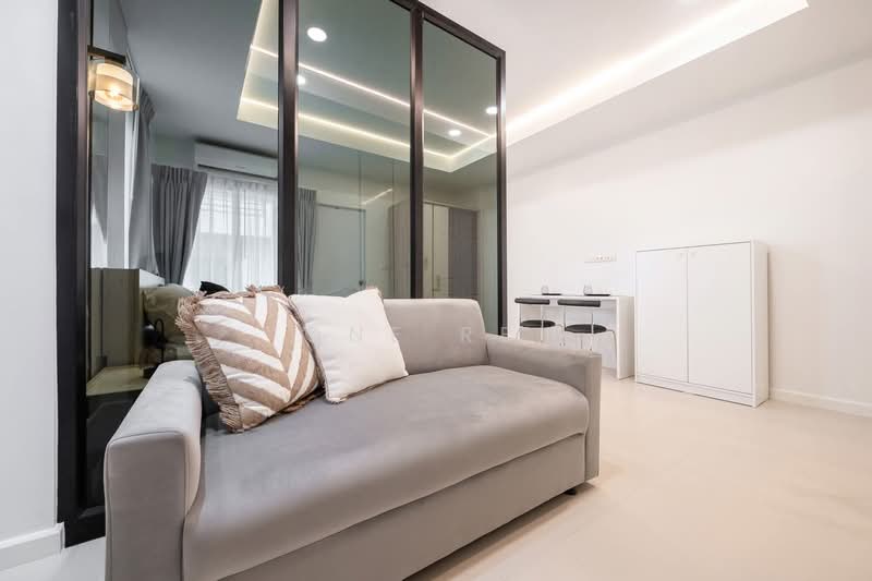J.W. Suite, Bangkok, Ladprao, Lat Phrao, Lat Phrao, Bangkok, Studio, 30 sqm, Condo For Sale, by One Re., 500151133 - DDproperty.com