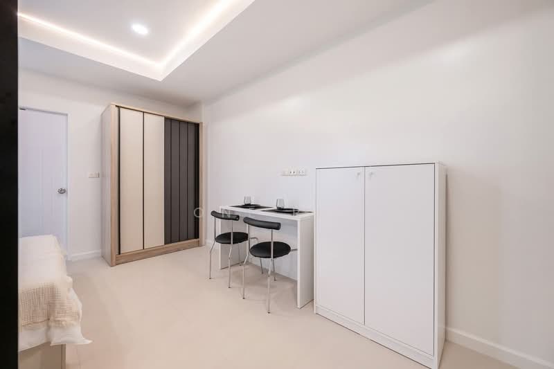 J.W. Suite, Bangkok, Ladprao, Lat Phrao, Lat Phrao, Bangkok, Studio, 30 sqm, Condo For Sale, by One Re., 500151133 - DDproperty.com