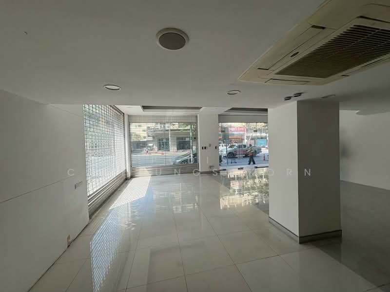 Commercial Building for Rent – Prime Roadside Location, Bangkok, Pom Prap, Pom Prap Sattru Phai, Bangkok, , 175 sqm, Shophouse For Rent, by Pudis Chitrungsakorn, 500151149 - DDproperty.com