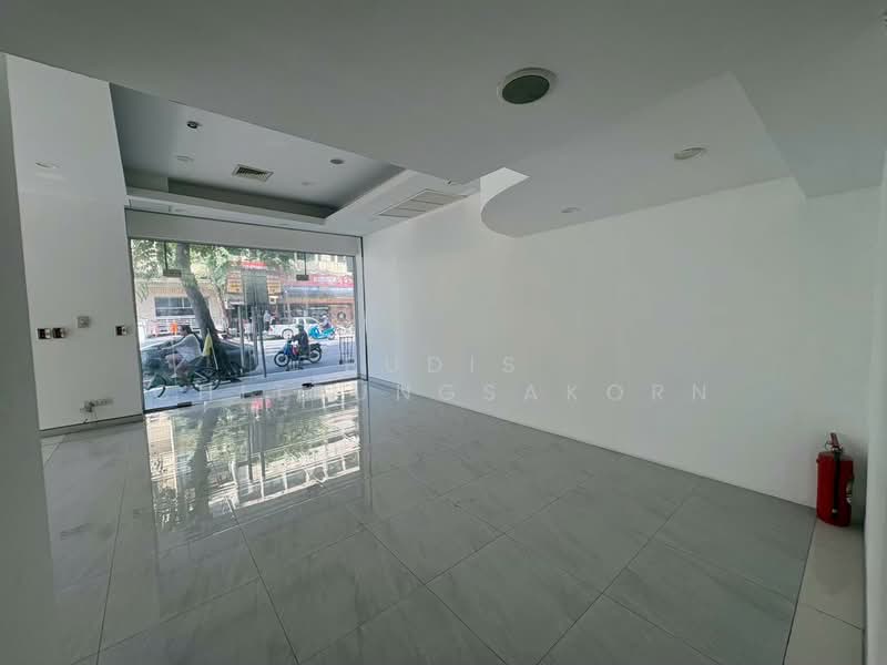 อาคารพาณิชย์ให้เช่า 3คูหา ชั้น 1 ทำเลติดถนนใหญ่, กรุงเทพ, ป้อมปราบ, ป้อมปราบศัตรูพ่าย, กรุงเทพ, 175 ตร.ม., ตึกแถว-อาคารพาณิชย์ ให้เช่า, โดย Pudis Chitrungsakorn, 500151149 - DDproperty.com