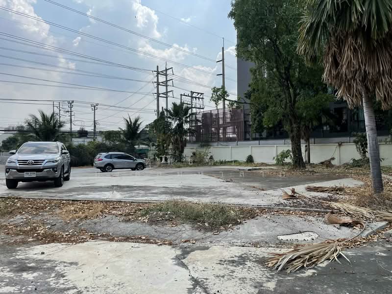 ขายที่ดินพร้อมบ้านเดี่ยว 2 ชั้น ถนนเลียบคลองประปา ต.คลองเกลือ อ.ปากเกร็ด นนทบุรี, Nonthaburi, ถนนเลียบคลองประปา, Khlong Klue, Pak Kret, Nonthaburi, , 2,400 sqm, Land For Sale, by ศุทธดา มงคลมหาลาภ, 500151283 - DDproperty.com