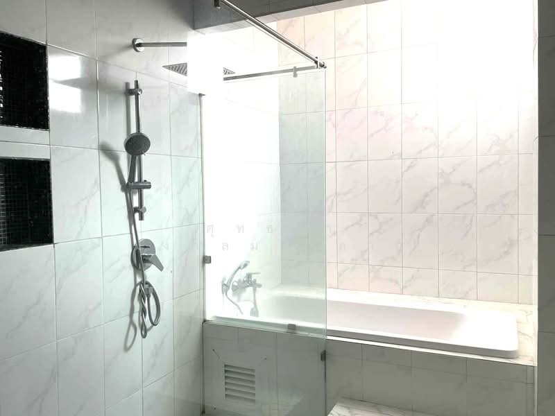 ขายที่ดินพร้อมบ้านเดี่ยว 2 ชั้น ถนนเลียบคลองประปา ต.คลองเกลือ อ.ปากเกร็ด นนทบุรี, Nonthaburi, ถนนเลียบคลองประปา, Khlong Klue, Pak Kret, Nonthaburi, , 2,400 sqm, Land For Sale, by ศุทธดา มงคลมหาลาภ, 500151283 - DDproperty.com