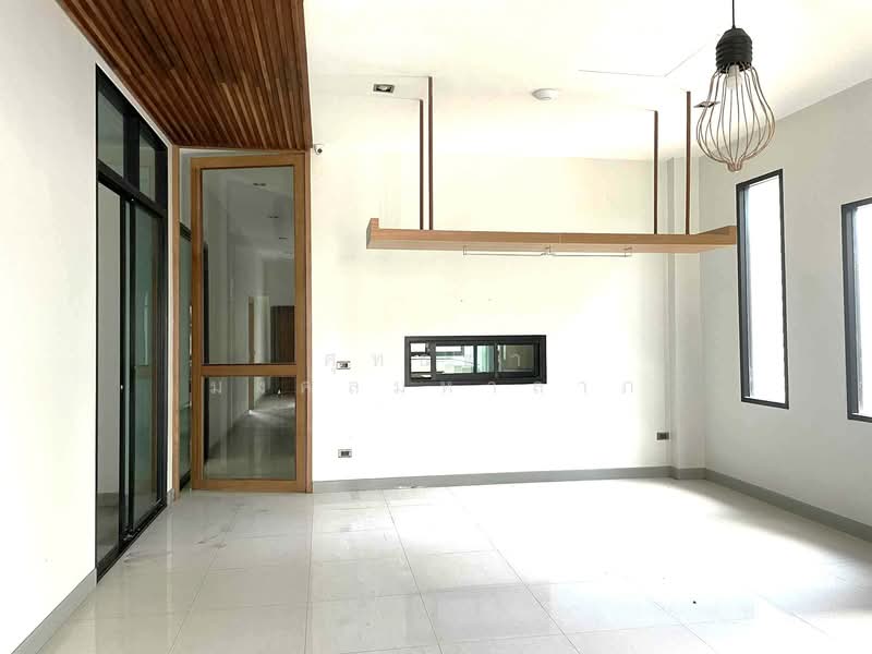 ขายที่ดินพร้อมบ้านเดี่ยว 2 ชั้น ถนนเลียบคลองประปา ต.คลองเกลือ อ.ปากเกร็ด นนทบุรี, นนทบุรี, ถนนเลียบคลองประปา, คลองเกลือ, ปากเกร็ด, นนทบุรี, 2,400 ตร.ม., ที่ดิน ขาย, โดย ศุทธดา มงคลมหาลาภ, 500151283 - DDproperty.com