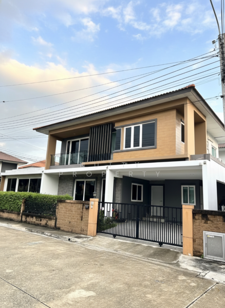 Golden Village Onnut-Pattanakan, Bangkok, Soi On Nut 65 Yak14, Prawet, Prawet, Bangkok, 4 Bedrooms, 300 sqm, Single Detached House For Sale, by Nutty Property, 500151289 - DDproperty.com