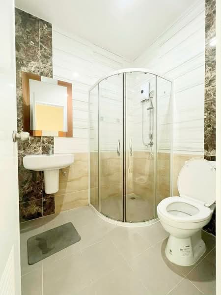 Golden Town 3 Bangna-Suanluang, Bangkok, Kanchanaphisek Road, Prawet, Prawet, Bangkok, 3 Bedrooms, 100 sqm, Townhouse For Rent, by Ter ., 500151298 - DDproperty.com