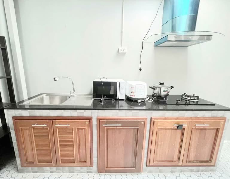 Golden Town 3 Bangna-Suanluang, Bangkok, Kanchanaphisek Road, Prawet, Prawet, Bangkok, 3 Bedrooms, 100 sqm, Townhouse For Rent, by Ter ., 500151298 - DDproperty.com