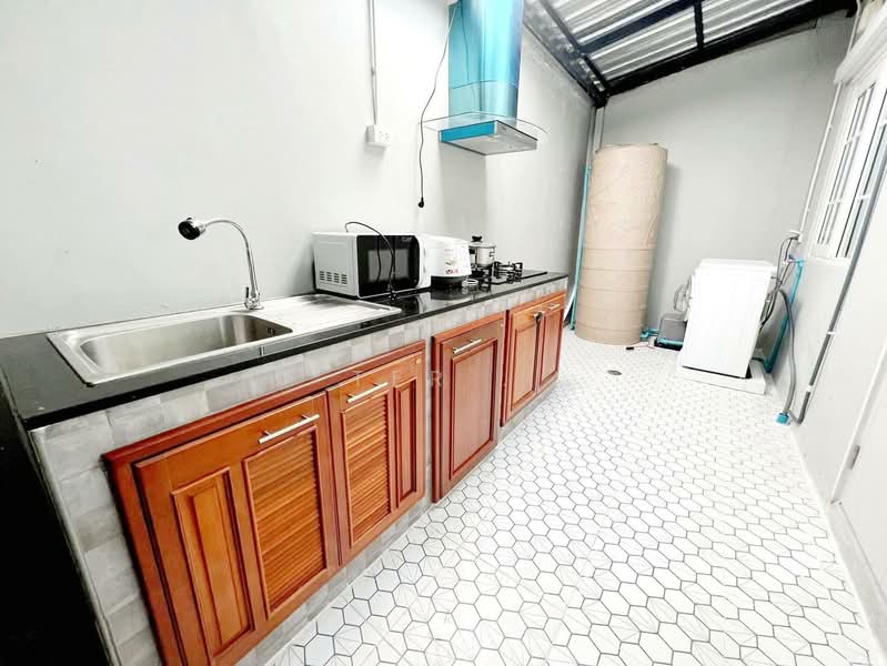 Golden Town 3 Bangna-Suanluang, Bangkok, Kanchanaphisek Road, Prawet, Prawet, Bangkok, 3 Bedrooms, 100 sqm, Townhouse For Rent, by Ter ., 500151298 - DDproperty.com