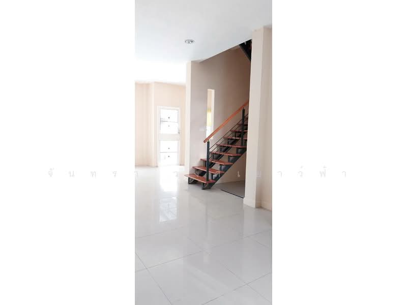 For Rent - Vista avenue, Bangkok