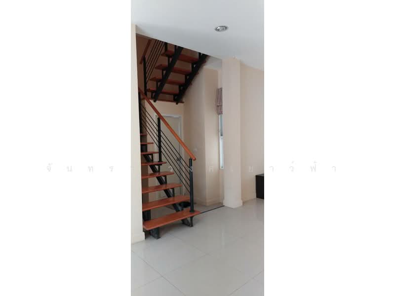 For Rent - Vista avenue, Bangkok