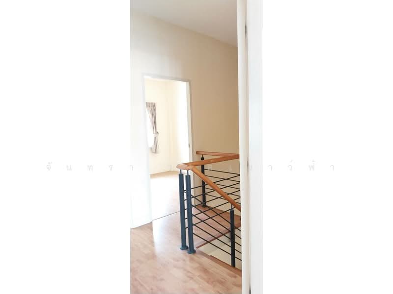 For Rent - Vista avenue, Bangkok