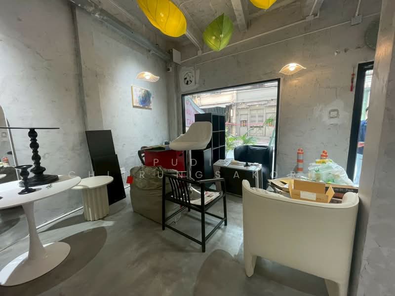 For Rent - Commercial Space for Rent – Yaowarat (Ground Floor Only), Bangkok