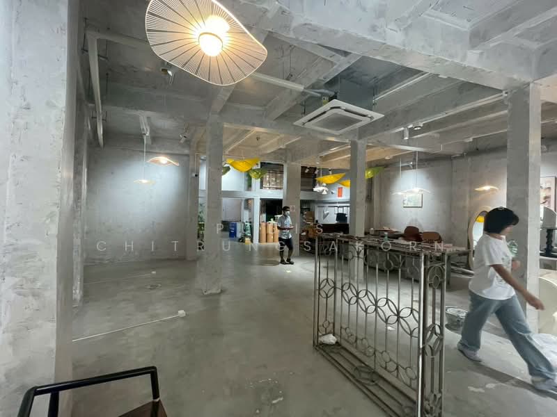 For Rent - Commercial Space for Rent – Yaowarat (Ground Floor Only), Bangkok