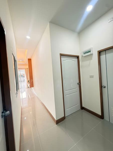New Single Storey Townhome for sale in Pattaya Naklua, Chon Buri (Pattaya), Bang Lamung, Bang Lamung (Pattaya), Chon Buri (Pattaya), 3 Bedrooms, 147 sqm, Townhouse For Sale, by PLC Real Estate, 500151542 - DDproperty.com