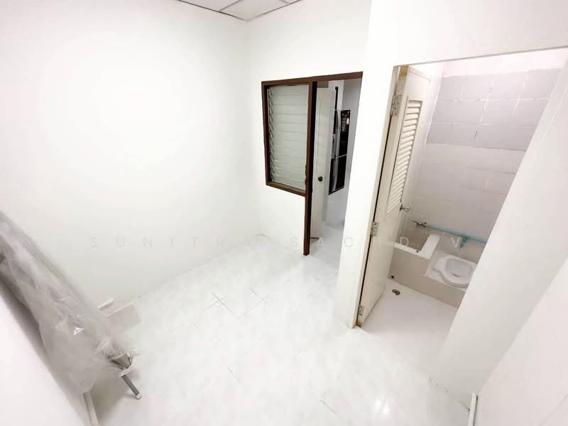 บ้านแฝด 4 ชั้น หมู่บ้าน Home Avenue, Bangkok, Bang Chak, Phra Khanong, Bangkok, 5 Bedrooms, 148 sqm, Semi-Detached House (Twin House) For Rent, by Sunitra Sachdev, 500151548 - DDproperty.com