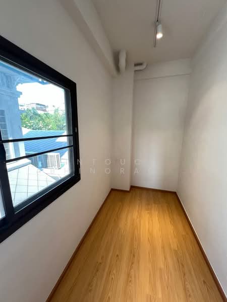 4-BR Townhouse, Bangkok, Khlong Ton Sai, Khlong San, Bangkok, 4 Bedrooms, 200 sqm, Townhouse For Rent, by Intouch Abhinorasaeth, 500151560 - DDproperty.com
