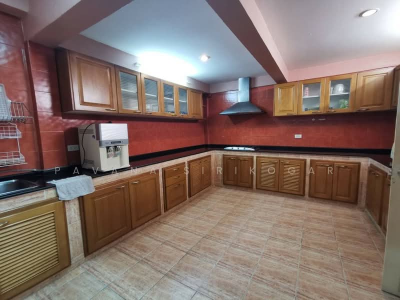 3-BR Townhouse, Bangkok, Khlong Tan Nua, Watthana, Bangkok, 3 Bedrooms, 120 sqm, Townhouse For Rent, by Pavana Sirikogar, 500151576 - DDproperty.com