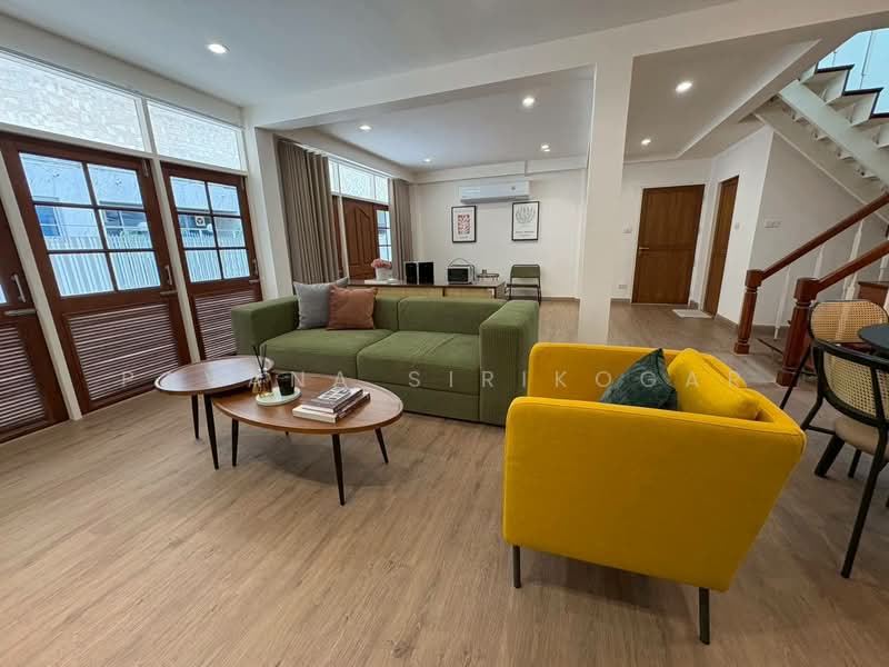 3-BR Townhouse, Bangkok, Phra Kanong Nua, Watthana, Bangkok, 3 Bedrooms, 250 sqm, Townhouse For Rent, by Pavana Sirikogar, 500151598 - DDproperty.com