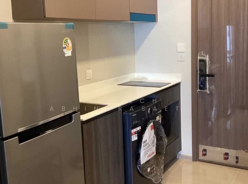 Life Phahon-Ladprao, Bangkok, 996 Phahonyothin Road, Jom Phon, Chatuchak, Bangkok, Studio, 29 sqm, Condo For Rent, by Intouch Abhinorasaeth, 500151641 - DDproperty.com