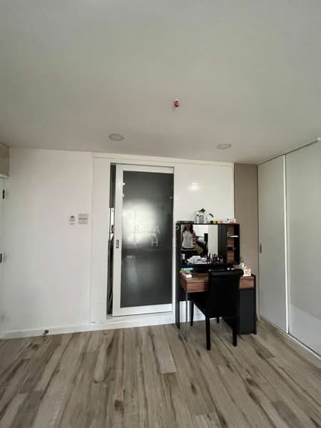 Baan Ploenchit, Bangkok, Soi Ruamrudee 2 Ploenchit Road, Lumphini, Pathum Wan, Bangkok, 2 Bedrooms, 100 sqm, Condo For Sale, by Orapa Sumetheesirisakul, 500151657 - DDproperty.com