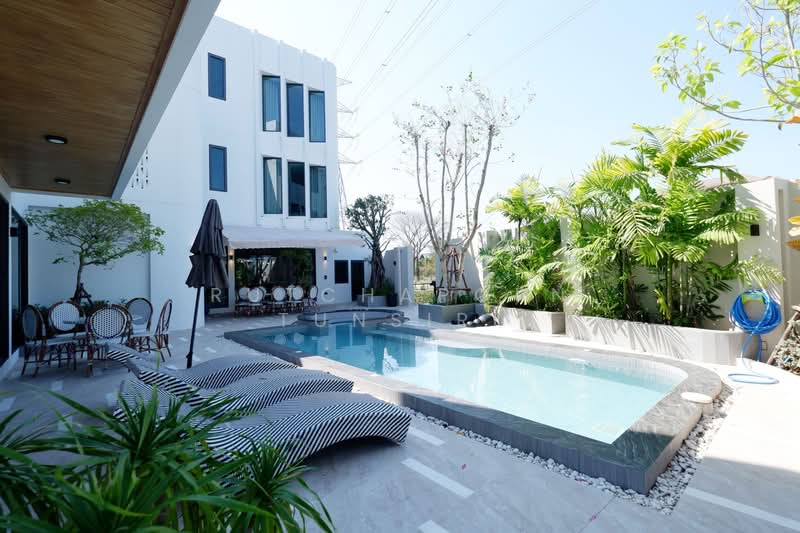 Pool Villa ให้เช่า – ใกล้เซ็นทรัลเฟสติวัล เพียง 10 นาที ค่าเช่า 200,000 บาท / เดือน รหัสทรัพย์ : No., เชียงใหม่, สันพระเนตร, สันทราย, เชียงใหม่, 200 ตร.ม., บ้านเดี่ยว ให้เช่า, โดย Rutchaporn Tunsiri, 500151701 - DDproperty.com