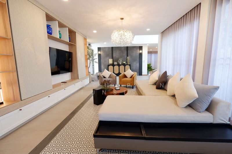 Pool Villa ให้เช่า – ใกล้เซ็นทรัลเฟสติวัล เพียง 10 นาที ค่าเช่า 200,000 บาท / เดือน รหัสทรัพย์ : No., Chiang Mai, San Phra Net, San Sai, Chiang Mai, 8 Bedrooms, 200 sqm, Single Detached House For Rent, by Rutchaporn Tunsiri, 500151701 - DDproperty.com