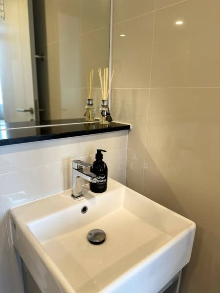 Knightsbridge Prime Sathorn, Bangkok, 599 Naradhiwas Rajanagarindra Road, Thung Maha Mek, Sathon, Bangkok, 1 Bedroom, 38 sqm, Condo For Sale, by Orapa Sumetheesirisakul, 500151759 - DDproperty.com