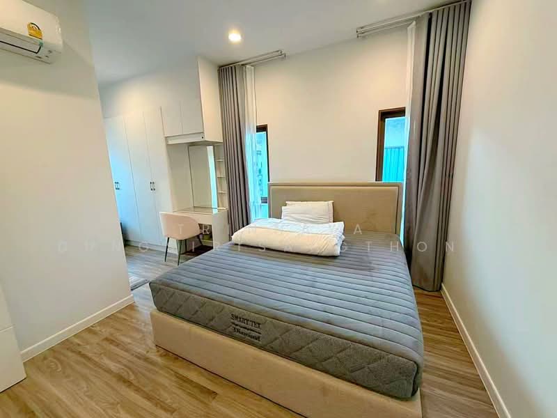 Burasiri Krungthep Kreetha, Bangkok, 95 Soi Pracha Ruam Chai, Hua Mak, Bang Kapi, Bangkok, 4 Bedrooms, 196 sqm, Single Detached House For Rent, by Trinnaya Dungsirisangthong, 500151833 - DDproperty.com