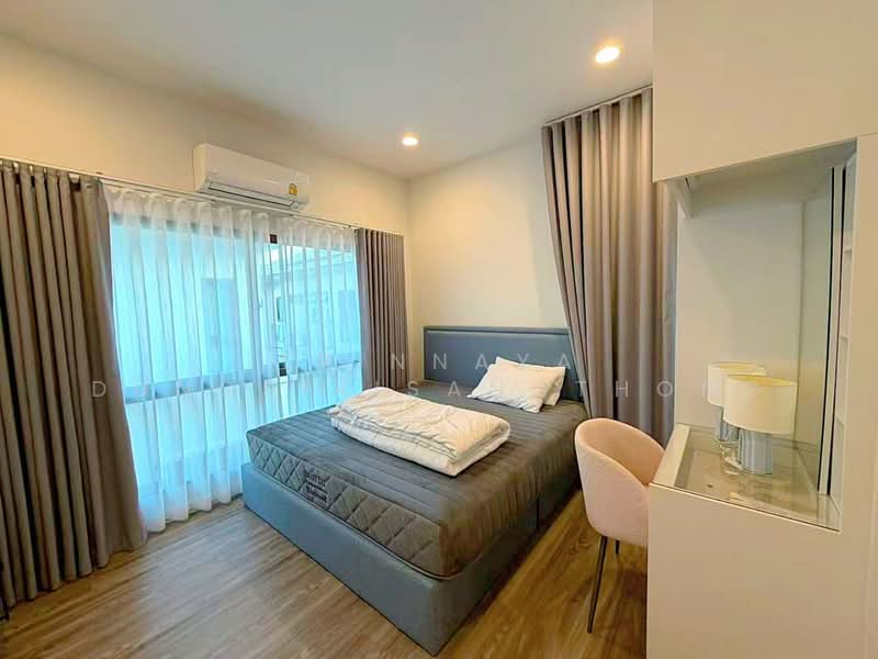 Burasiri Krungthep Kreetha, Bangkok, 95 Soi Pracha Ruam Chai, Hua Mak, Bang Kapi, Bangkok, 4 Bedrooms, 196 sqm, Single Detached House For Rent, by Trinnaya Dungsirisangthong, 500151833 - DDproperty.com