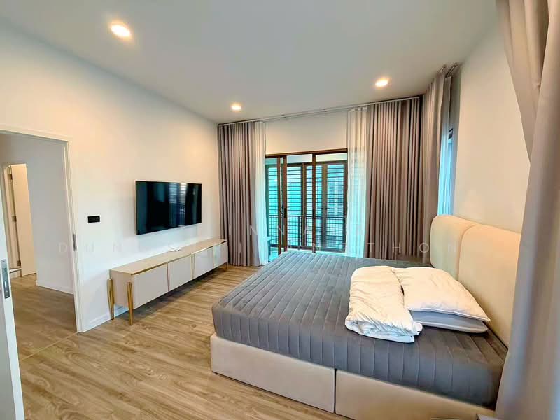 Burasiri Krungthep Kreetha, Bangkok, 95 Soi Pracha Ruam Chai, Hua Mak, Bang Kapi, Bangkok, 4 Bedrooms, 196 sqm, Single Detached House For Rent, by Trinnaya Dungsirisangthong, 500151833 - DDproperty.com