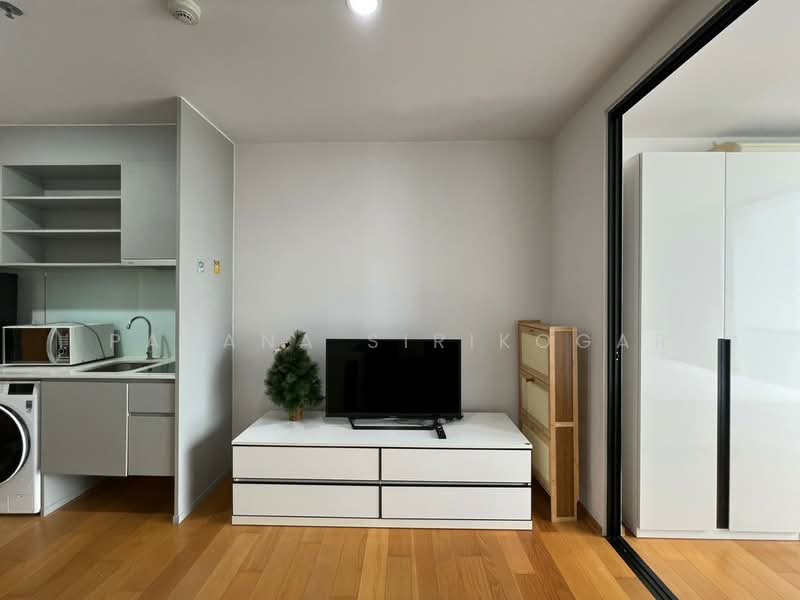 Noble Revo Silom, Bangkok, 88 Soi Surasak Surasak Road, Silom, Bang Rak, Bangkok, 1 Bedroom, 35 sqm, Condo For Rent, by Pavana Sirikogar, 500151878 - DDproperty.com