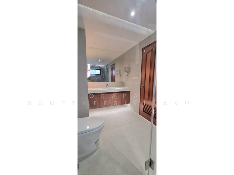 Las Colinas, Bangkok, Sukhumvit 21 Road, Khlongtoei Nua, Watthana, Bangkok, 2 Bedrooms, 167 sqm, Condo For Sale, by Orapa Sumetheesirisakul, 500151925 - DDproperty.com