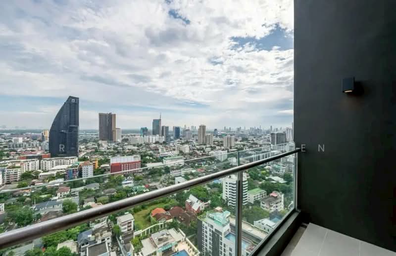 BEATNIQ Sukhumvit 32, Bangkok, Soi Sukhumvit 32, Sukhumvit Road, Khong Tan, Khlong Toei, Bangkok, 2 Bedrooms, 103 sqm, Condo For Rent, by Rawee Archamken, 500151977 - DDproperty.com